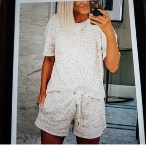 Crew neck top and short